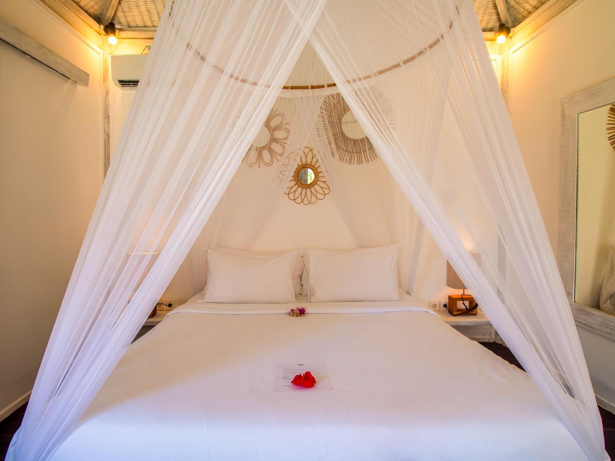Ora Villas Gili Meno Exterior photo